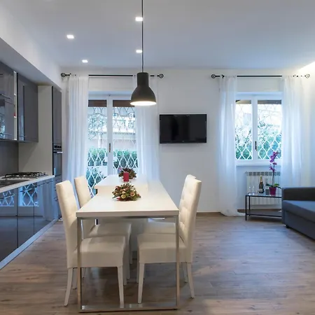 Boba's House, * Roma