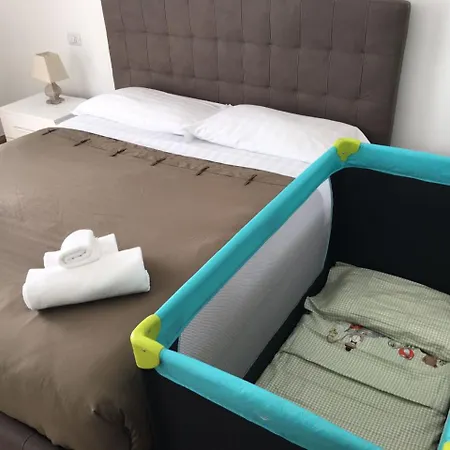 아파트 Boba's House, 로마